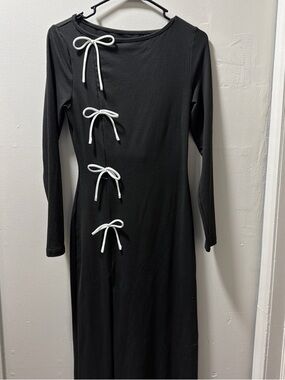 SHEIN Black Long-Sleeve Maxi Dress with White Bow Detail